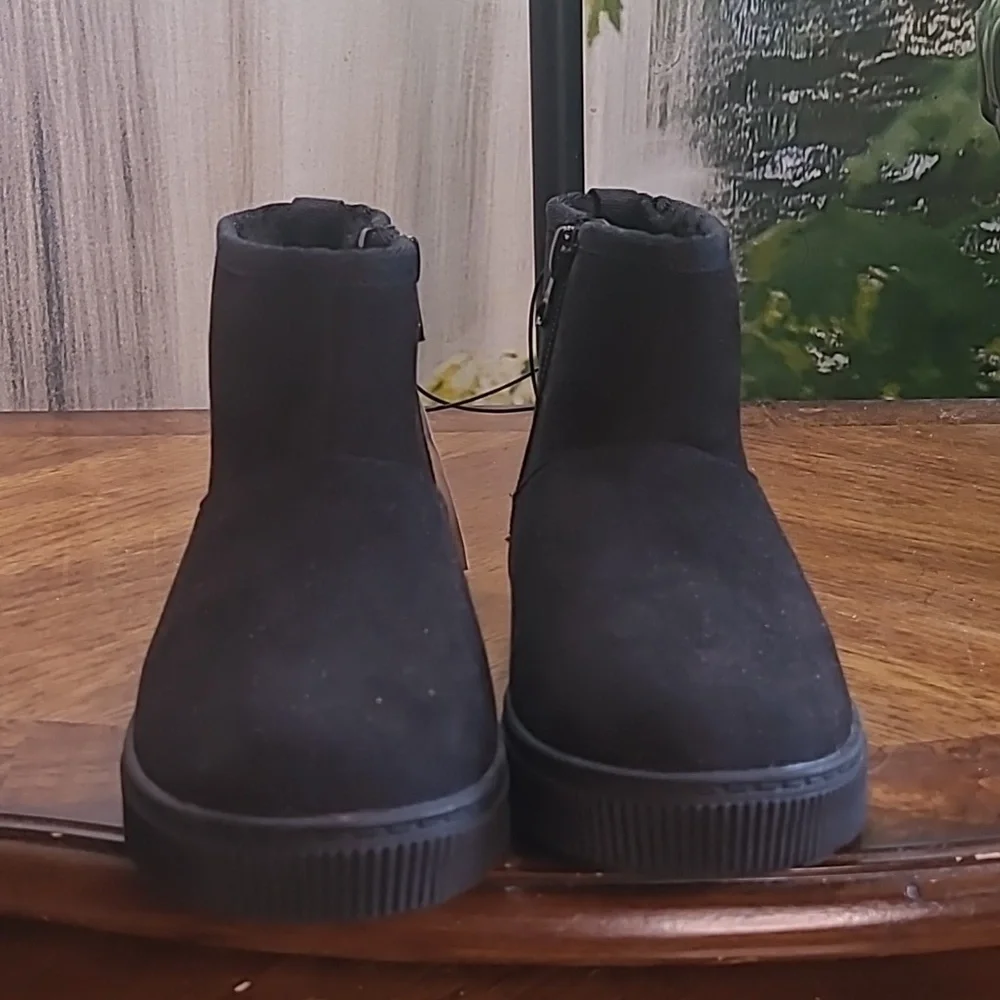 NWT! Cat & Jack Girls 5 Black Suede Shearling Faux Fur Lined Boots Side Zippers